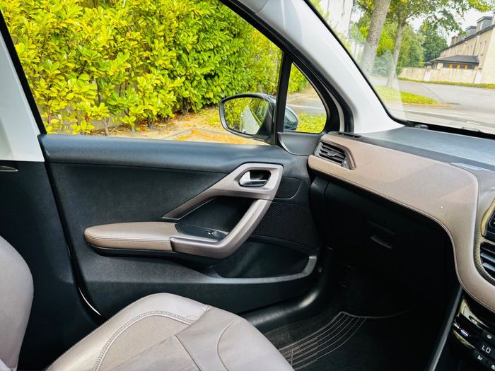 Peugeot 2008 2015
