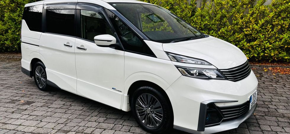 Nissan Serena 2017