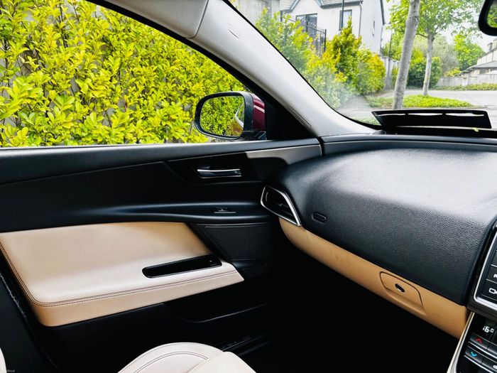 Jaguar XE 2017