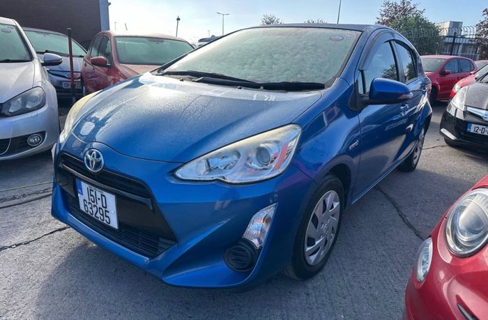 Toyota Aqua 2015
