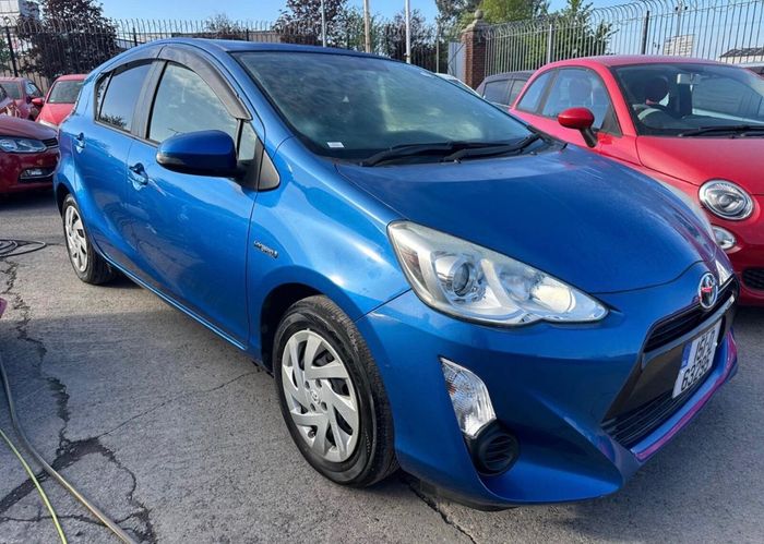 Toyota Aqua 2015