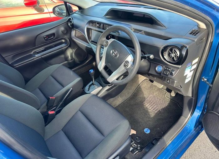 Toyota Aqua 2015