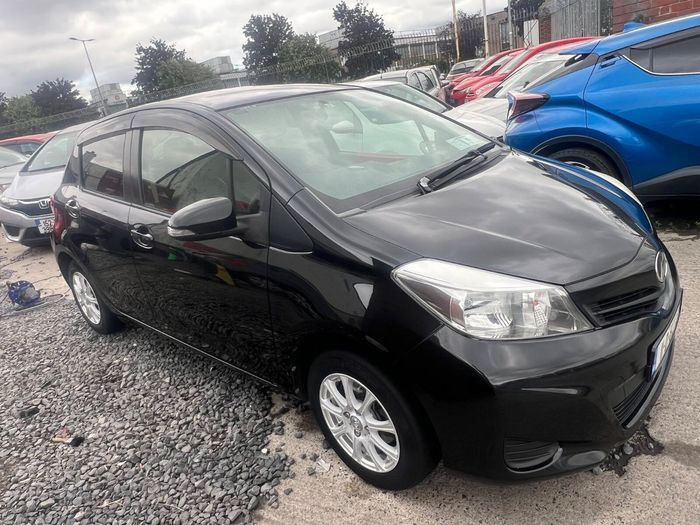 Toyota Vitz 2011
