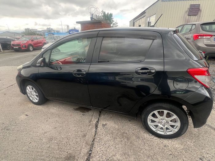 Toyota Vitz 2011