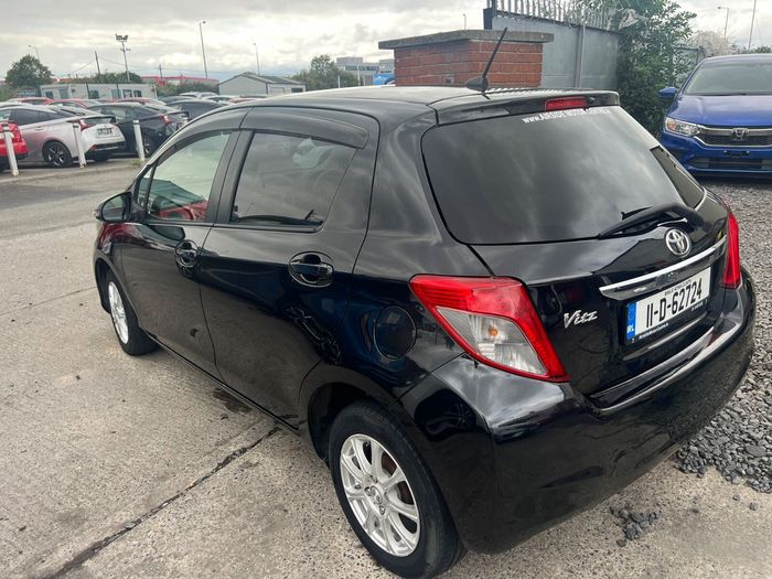 Toyota Vitz 2011