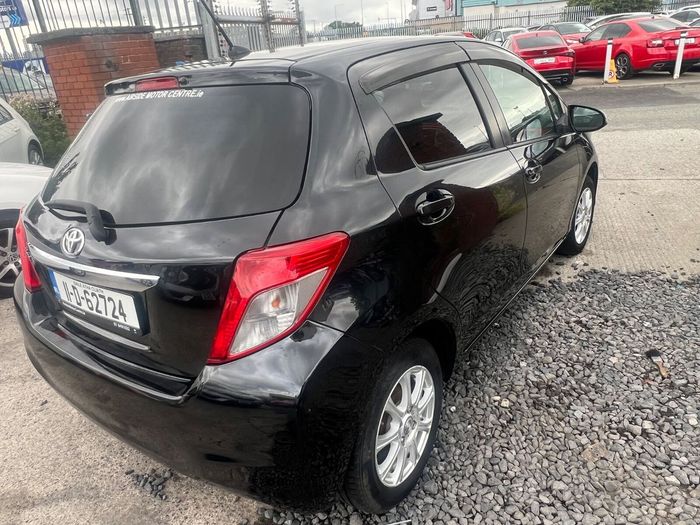 Toyota Vitz 2011