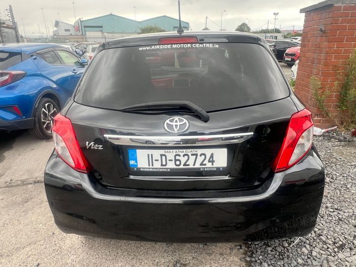 Toyota Vitz 2011