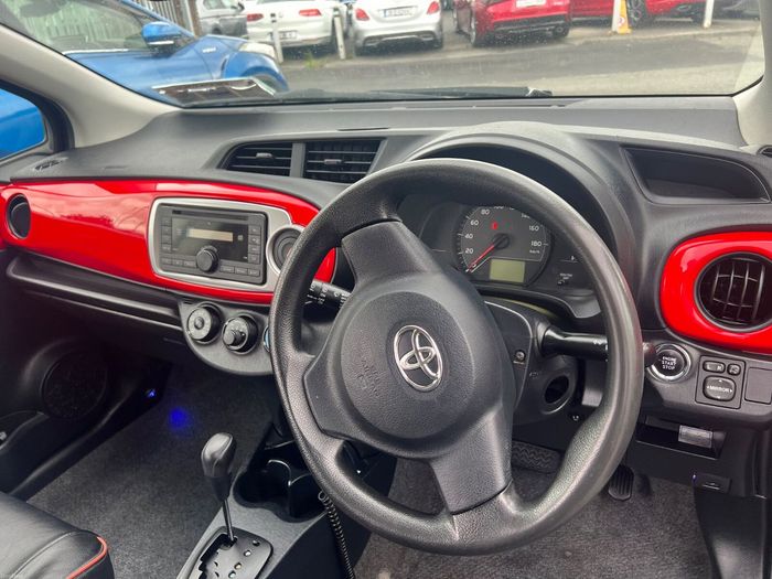 Toyota Vitz 2011
