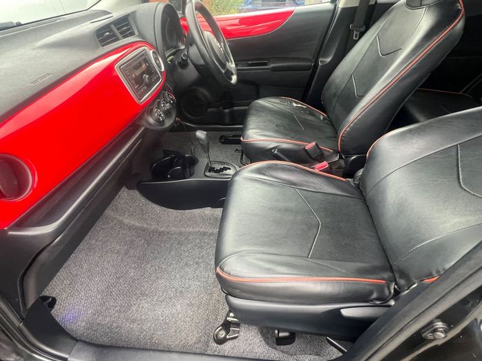 Toyota Vitz 2011