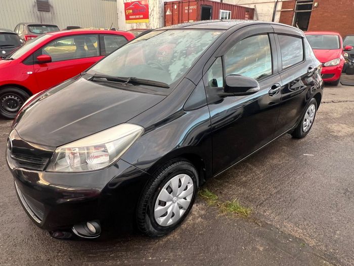 Toyota Vitz 2014