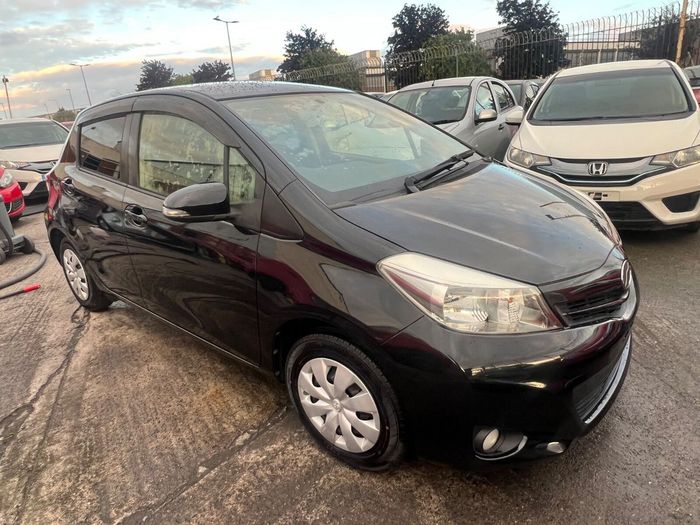 Toyota Vitz 2014