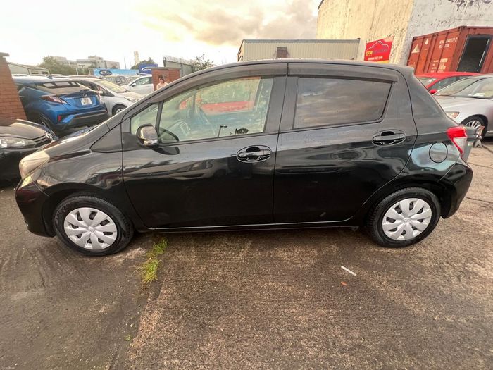 Toyota Vitz 2014
