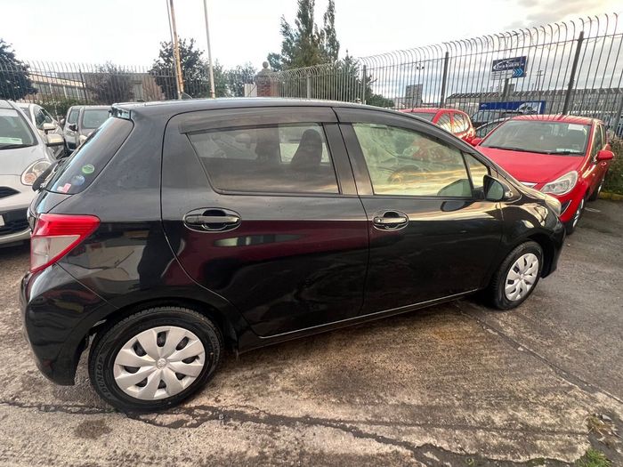 Toyota Vitz 2014