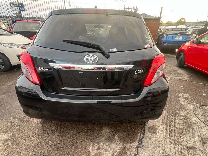 Toyota Vitz 2014