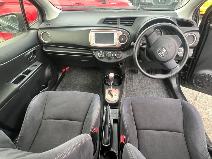 Toyota Vitz 2014