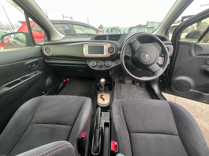 Toyota Vitz 2014
