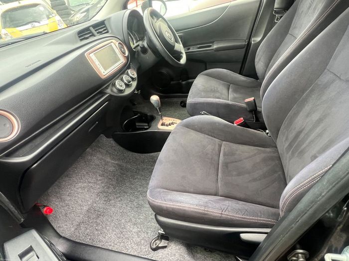 Toyota Vitz 2014