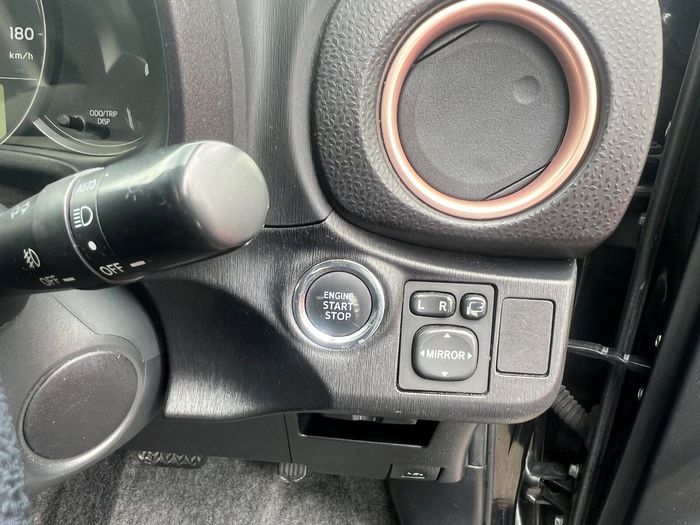 Toyota Vitz 2014