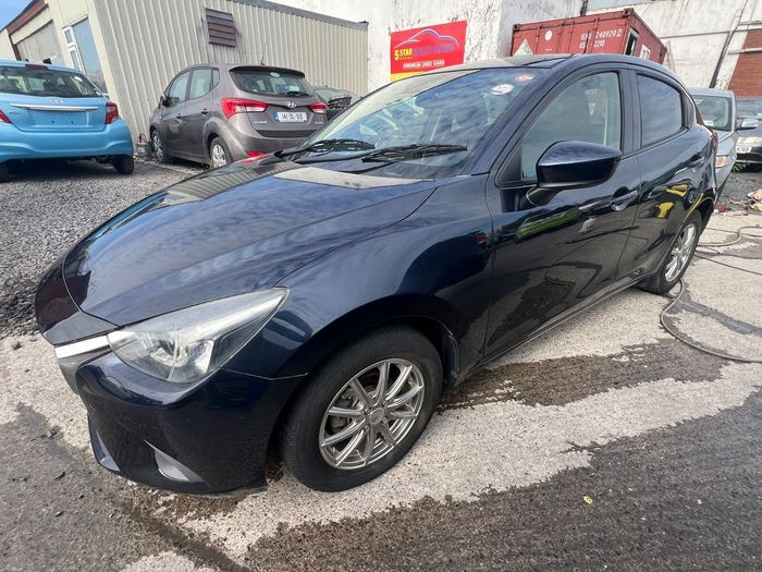 Mazda Demio 2015