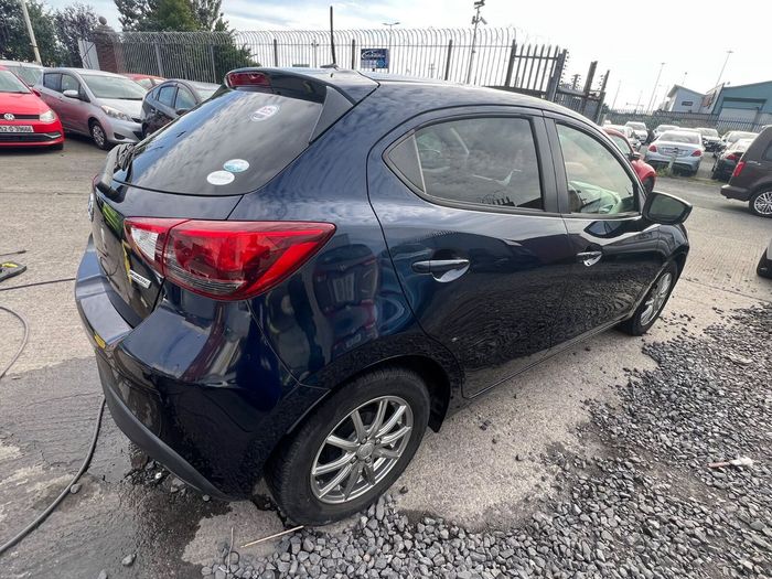 Mazda Demio 2015