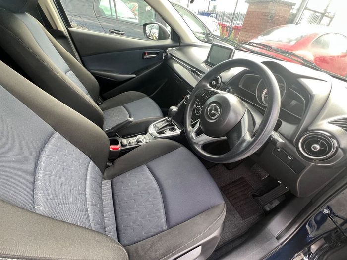 Mazda Demio 2015