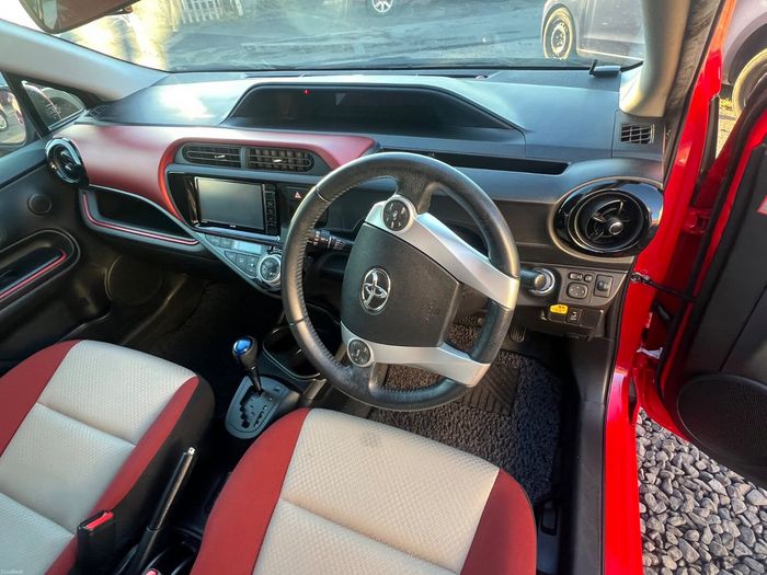 Toyota Aqua 2015