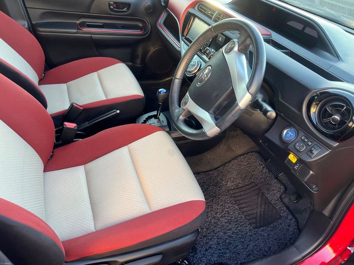 Toyota Aqua 2015