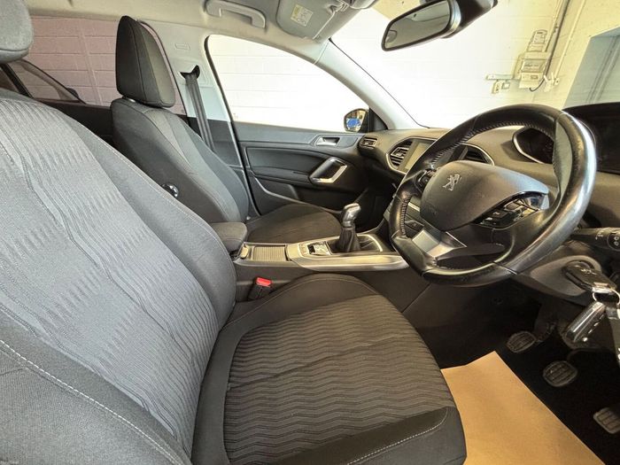 Peugeot 308 2015