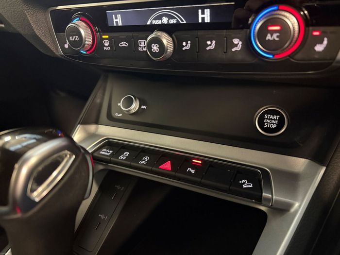 Audi Q3 2021