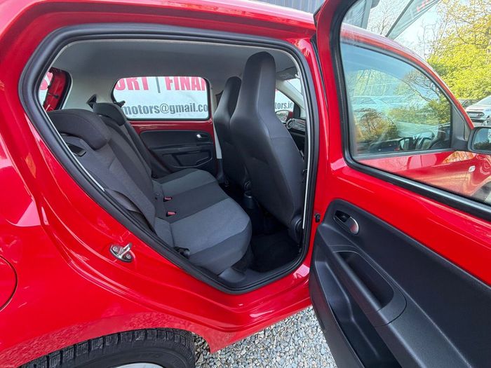 Volkswagen Up! 2015