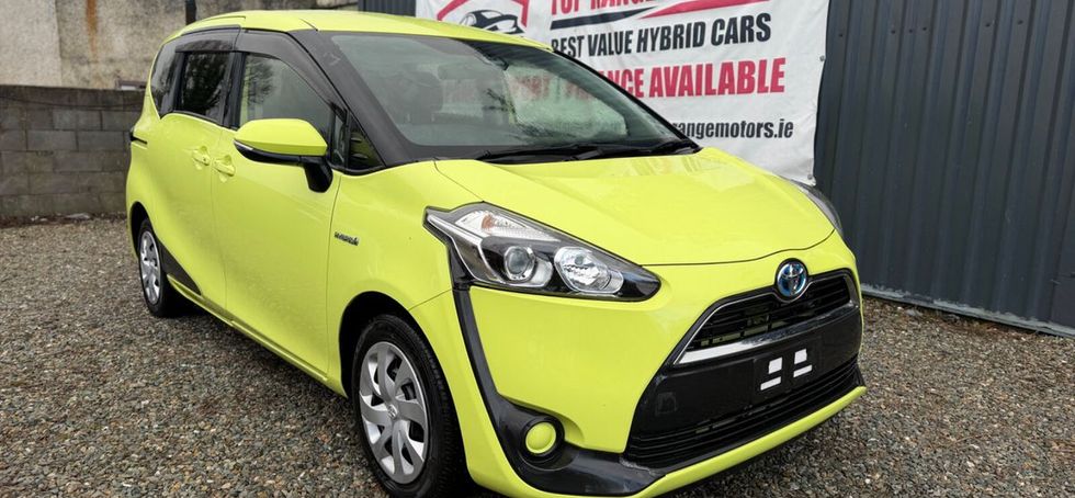 Toyota Sienta 2016