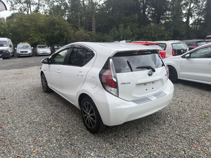 Toyota Aqua 2015