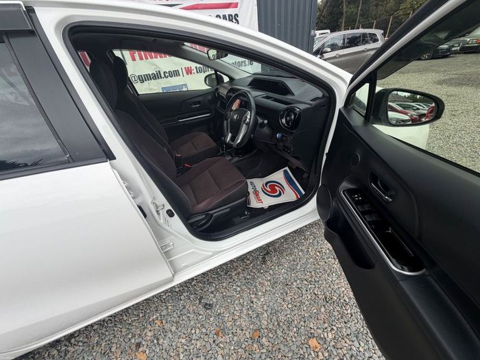Toyota Aqua 2015