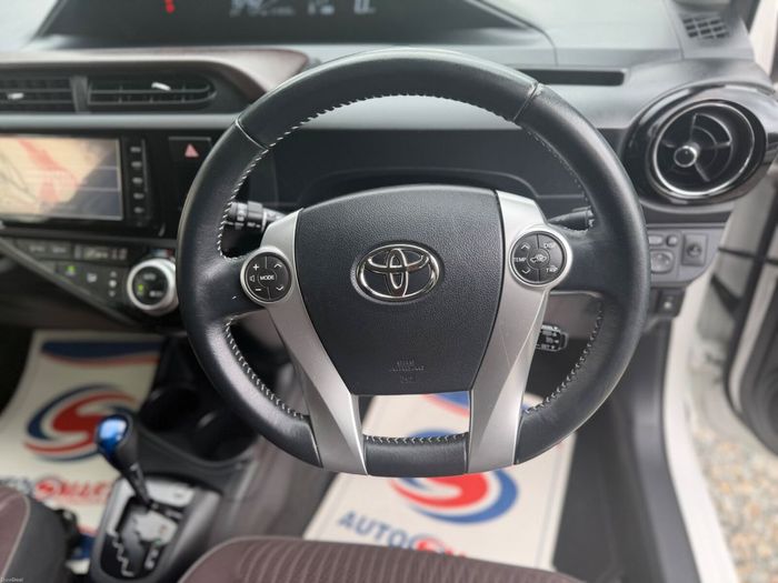 Toyota Aqua 2015