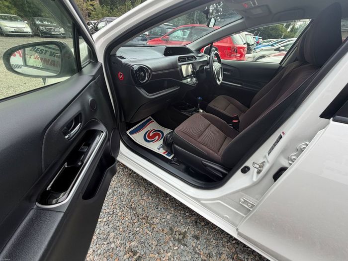 Toyota Aqua 2015