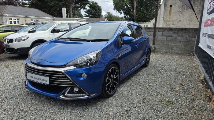 Toyota Aqua 2015
