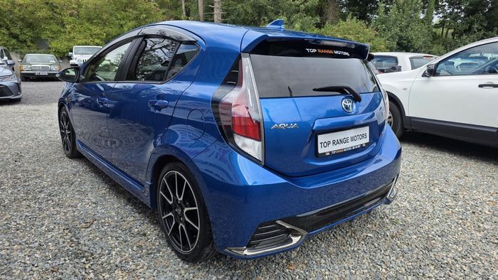 Toyota Aqua 2015