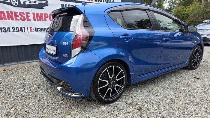 Toyota Aqua 2015
