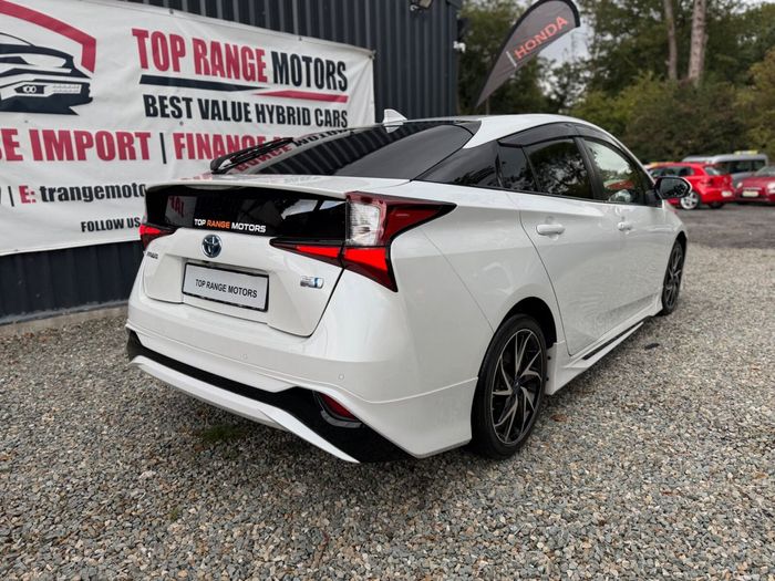 Toyota Prius 2021