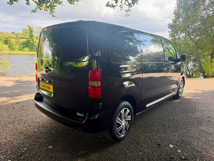 Peugeot Expert 2021