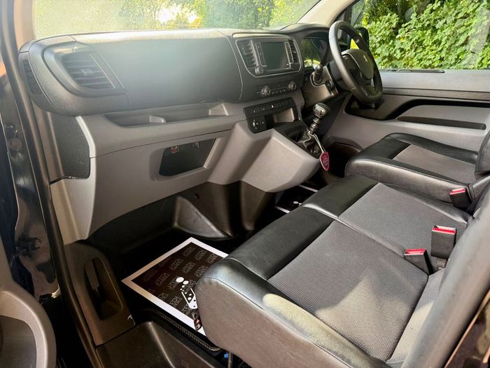 Peugeot Expert 2021
