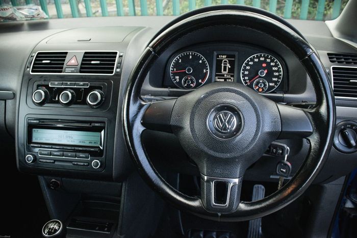 Volkswagen Touran 2011