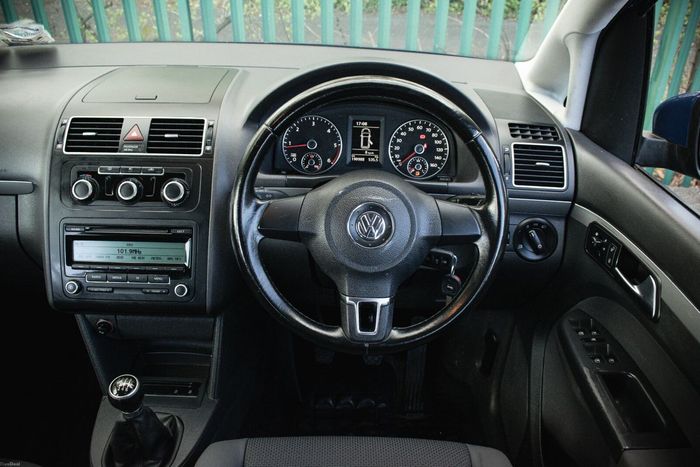 Volkswagen Touran 2011