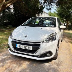 Peugeot 208 2016