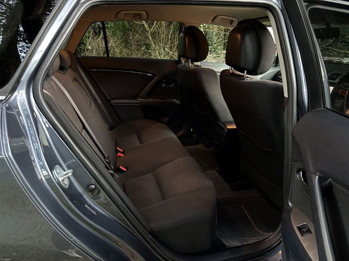 Toyota Avensis 2010
