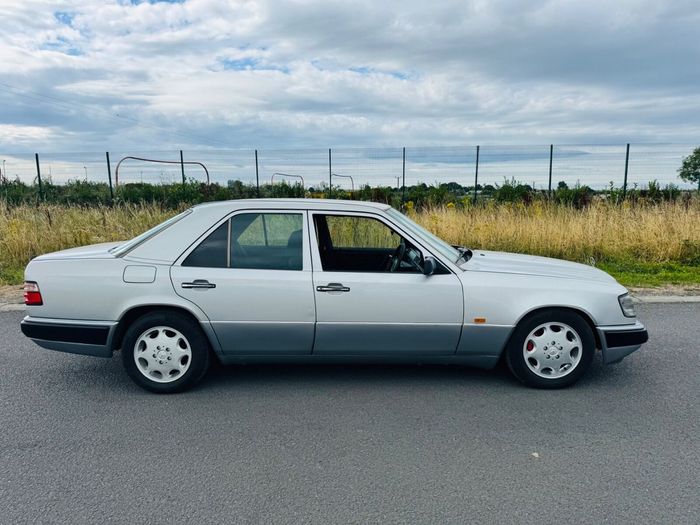 Mercedes-Benz E-Class 1995