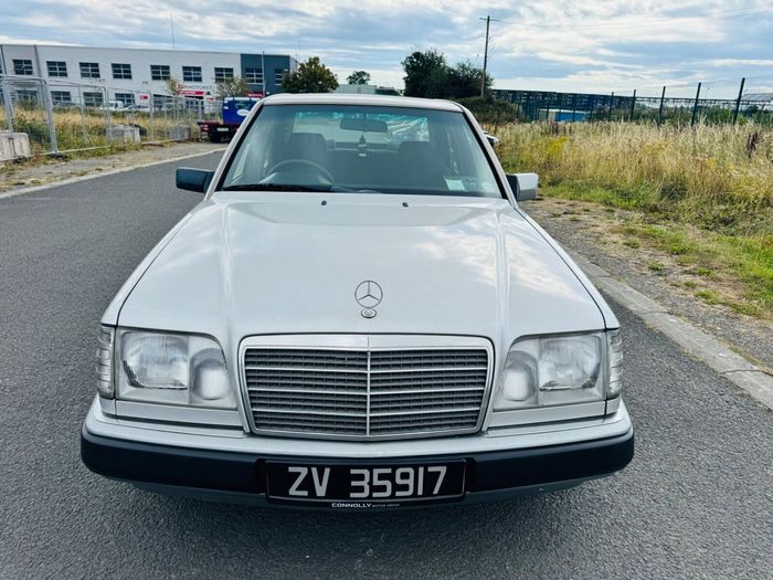 Mercedes-Benz E-Class 1995