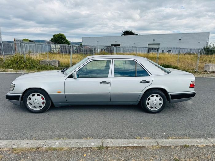 Mercedes-Benz E-Class 1995