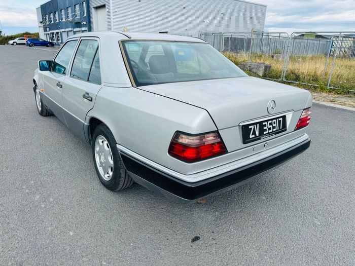 Mercedes-Benz E-Class 1995