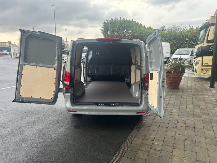 Mercedes-Benz Vito 2026